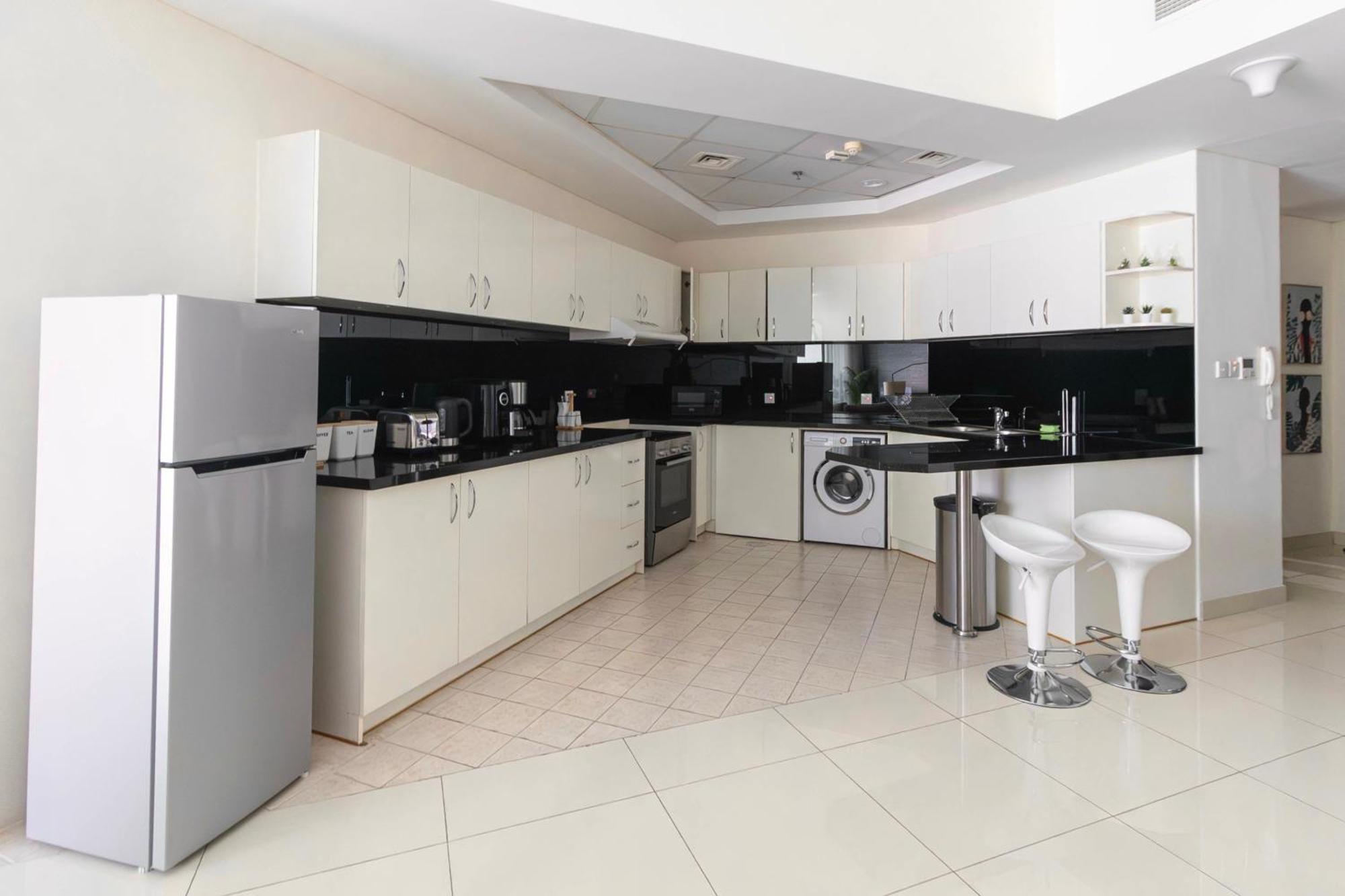 Relaxing 2Br Haven In Dubai Marina Perfect Location & Amenities Lejlighed Eksteriør billede